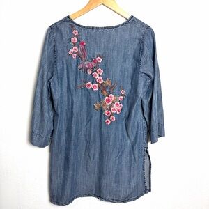 Soft Surroundings Blue chambray Tunic Pink Floral Embroidery Sz M top artisan
